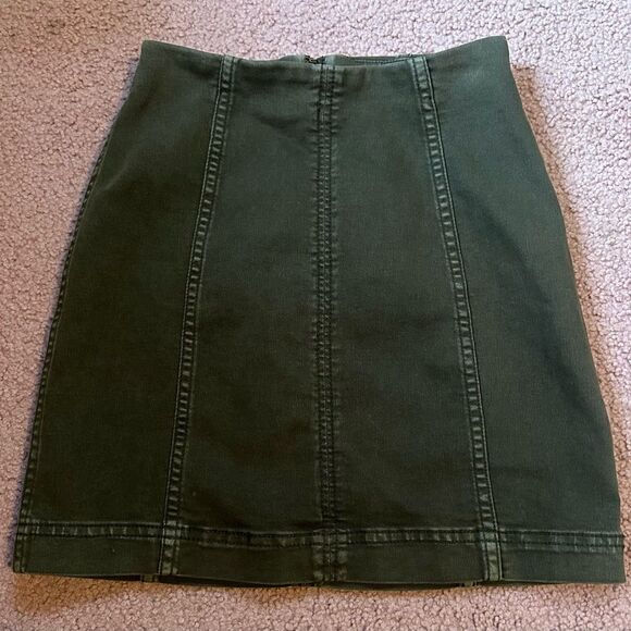 Free People Sz 0 Army Green Denim Mini Skirt Women’s Stretchy Modern Femme - Picture 1 of 4
